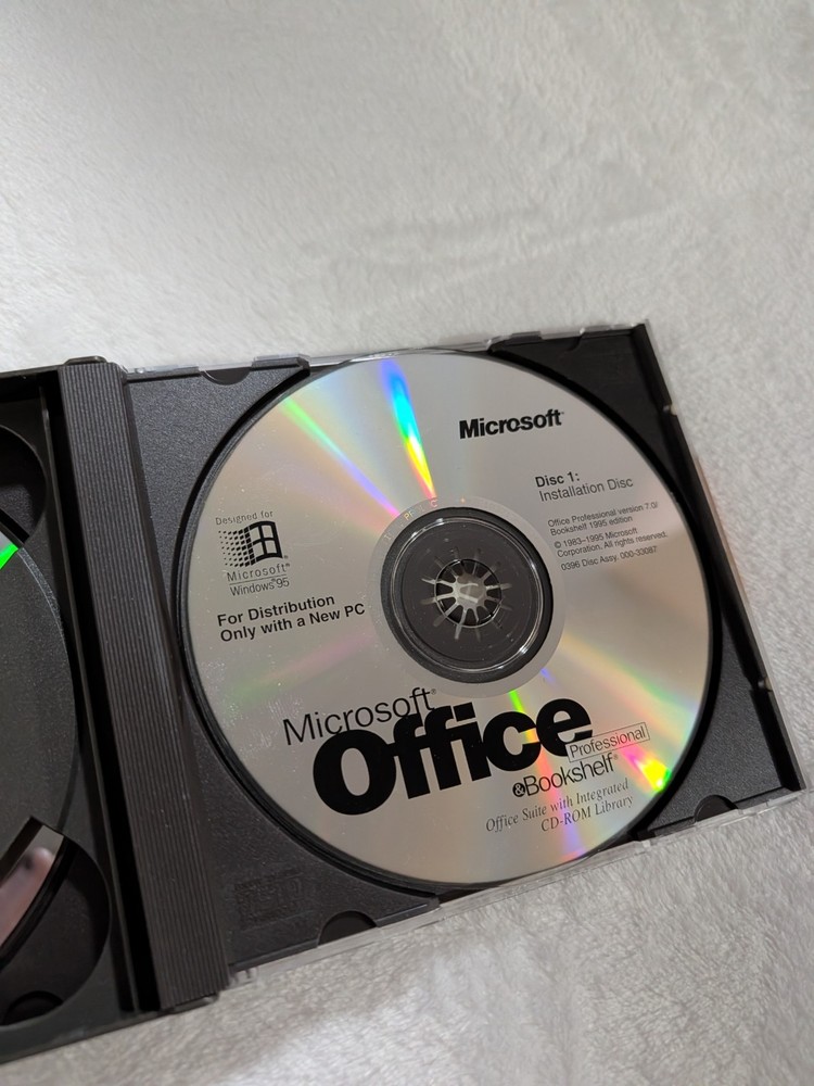 Microsoft Windows NT Workstation 4.0, & Microsoft Office Professional (2 Discs)