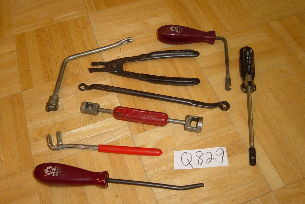 MATCO TOOLS 8 PIECE ASSORTED BRAKE TOOLS BLEEDER, SPRING, INSTALLER, RETAINER +