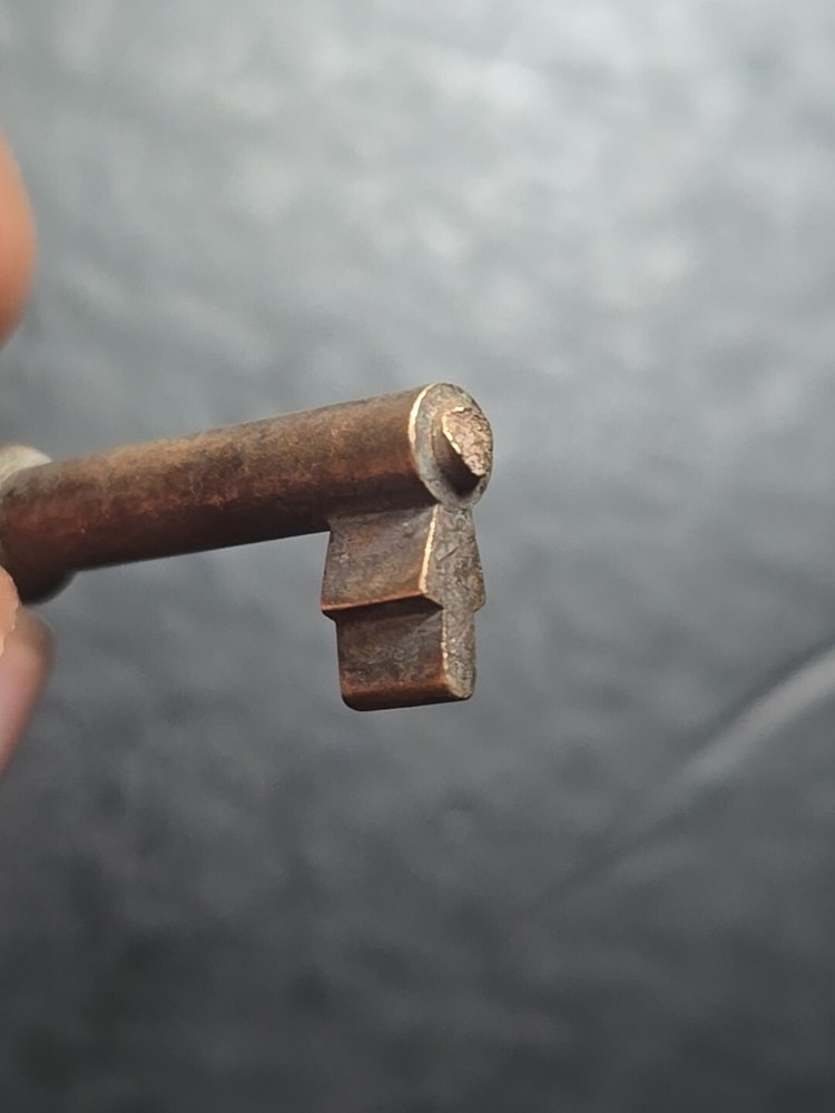 Old Miniature Brass Key☆ Small Antique Skeleton Key!