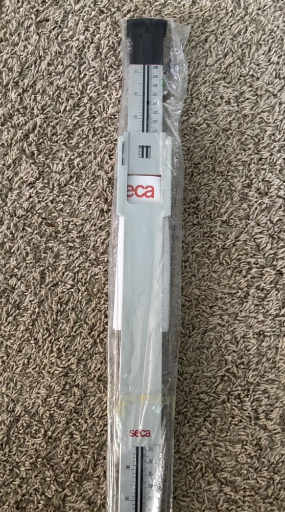 SECA 220 Telescoping Stadiometer NEW!!