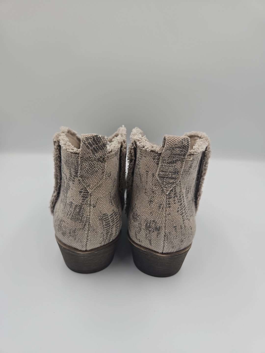 Very G Bootie Women's Size 7