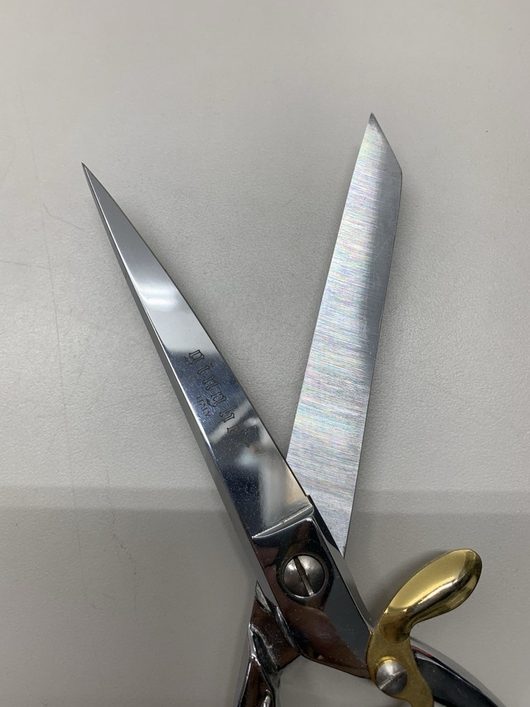 8" Gingher Spring Action Knife Edge Dressmaker Shears