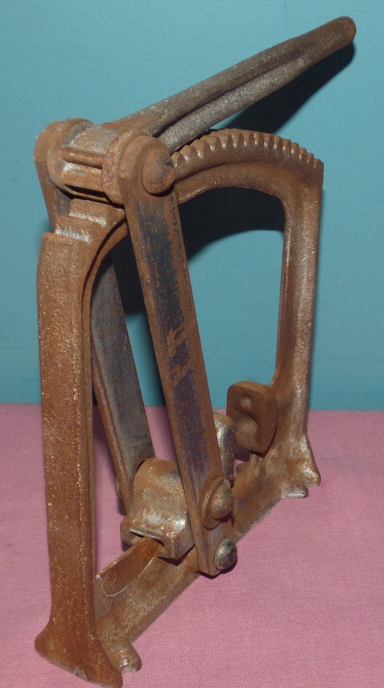 Vintage C.E Potter Cast Iron Nut Cracker Sapulpa Oklahoma Nutcracker