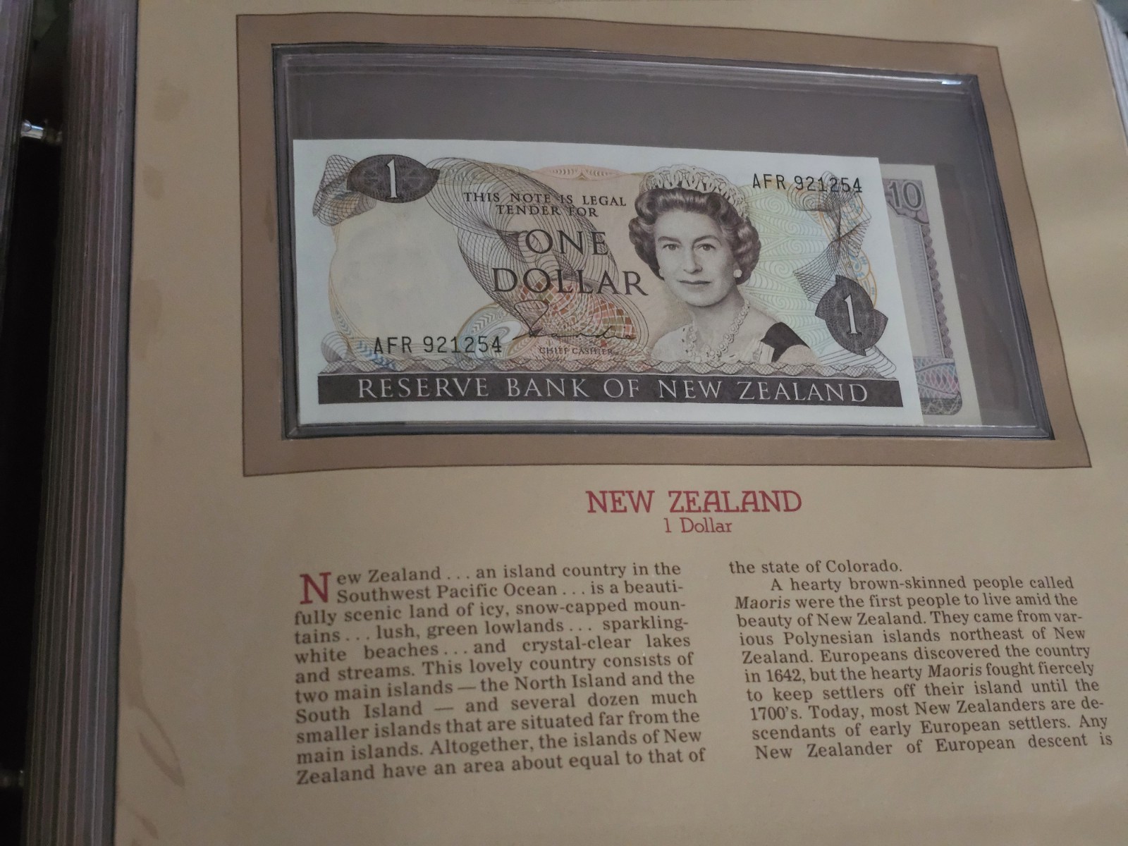 Most Treasured Banknotes of the World album of 50 Notes - All CU
