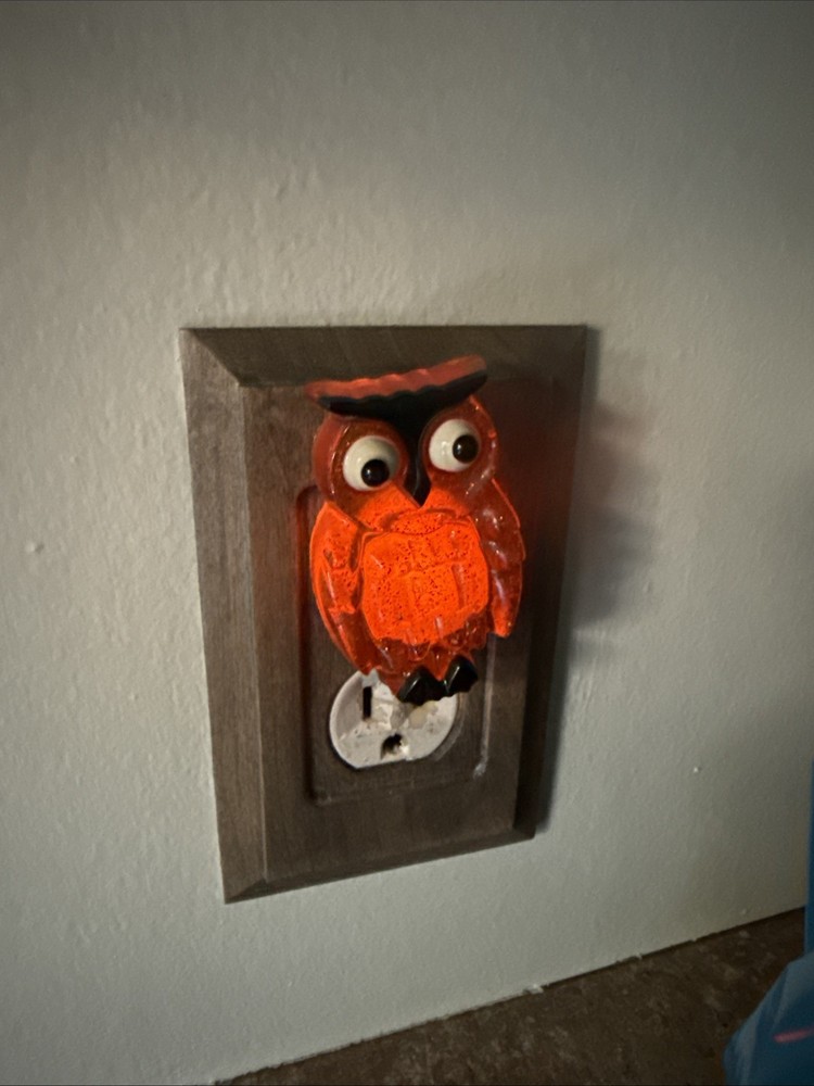 Vintage Lucite Glitter Owl Nightlight