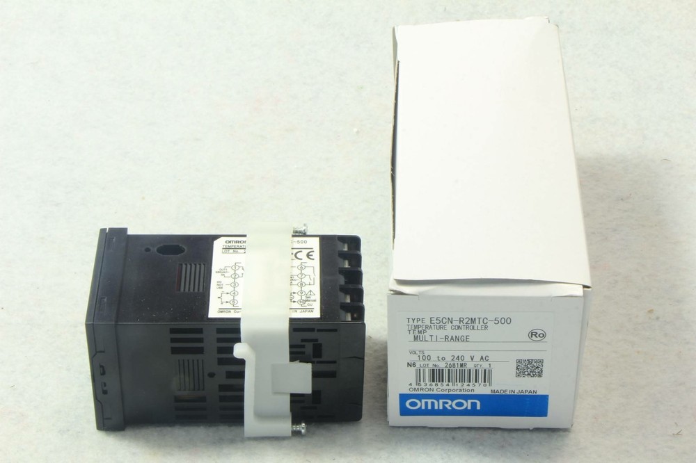 1PCS New Omron Temperature Controller E5CN-R2MTC-500 100-240VAC