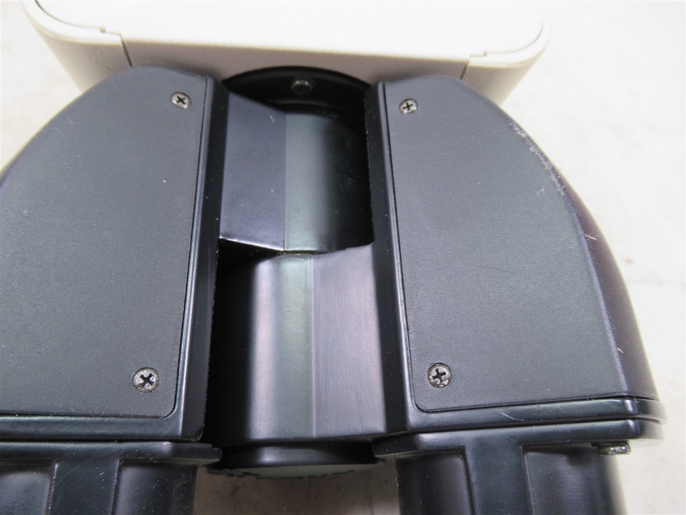 Nikon E200 Eclipse Binocular Microscope Head with 2 Eyepieces