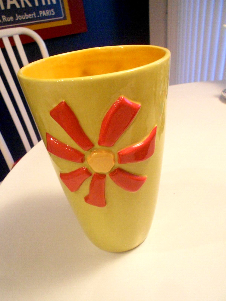 foreside yellow flower vase 9 3/4" x 5 3/4"