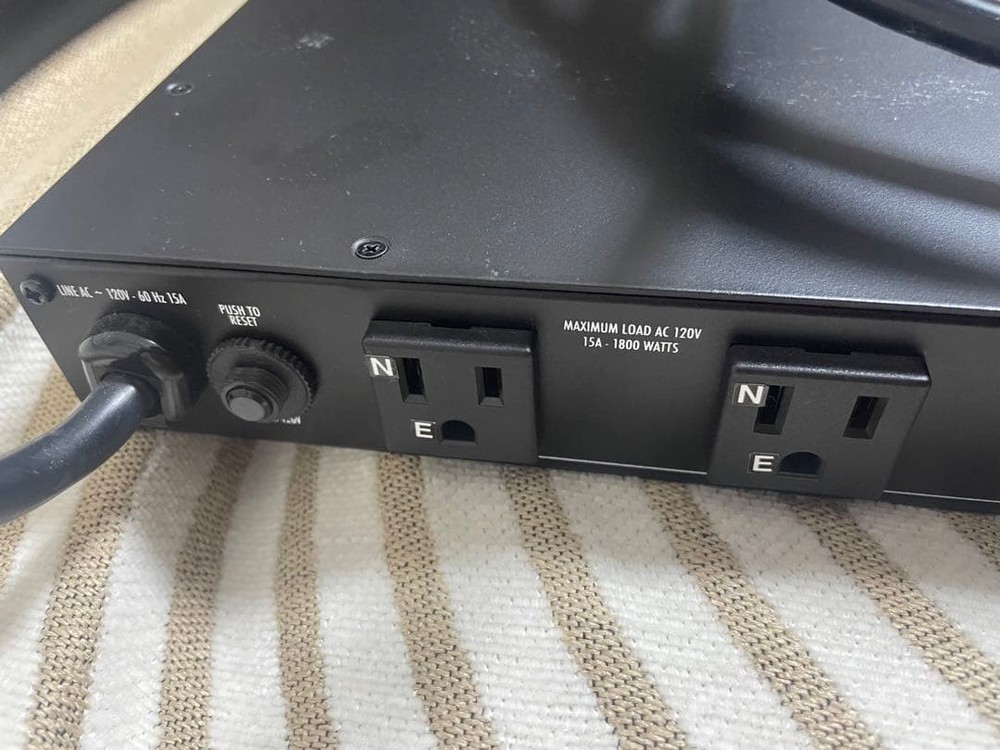 FURMAN PL-8C 1U Rack Mount Power Conditioner