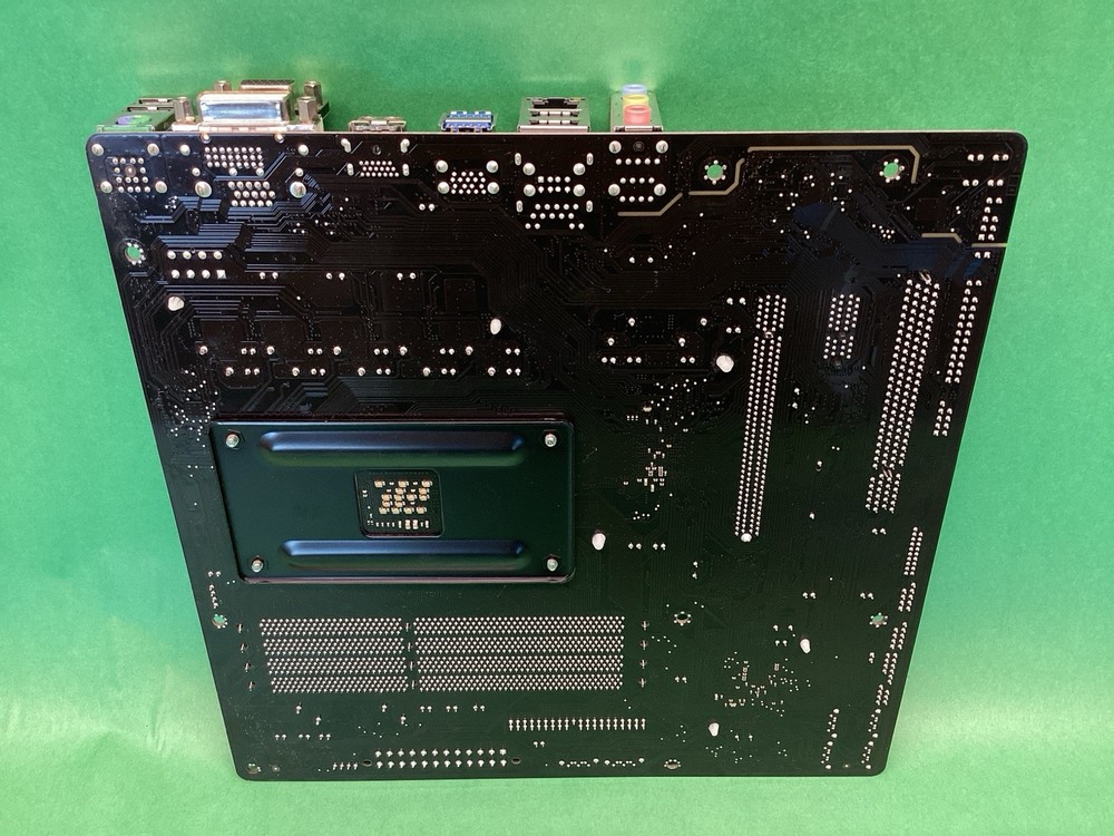 Gigabyte GA-78LMT-USB3 Desktop PC Motherboard & CPU - UNTESTED