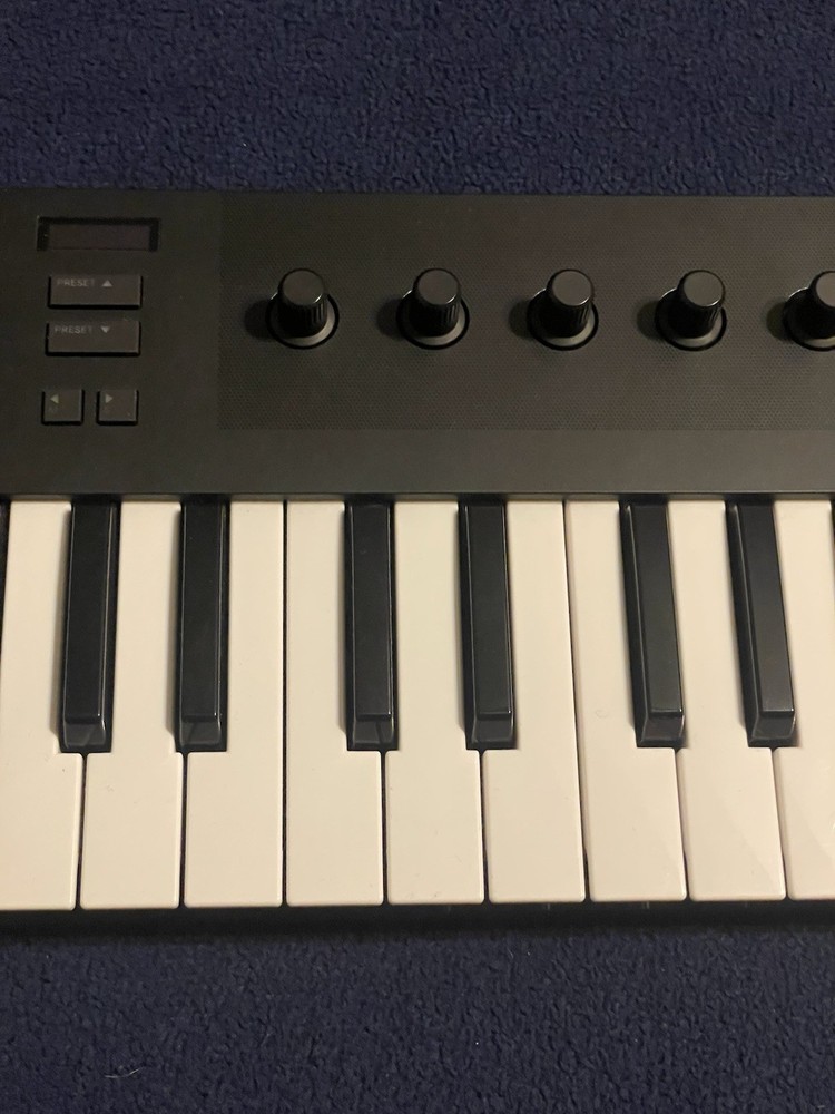 Native Instruments M32 Komplete Kontrol Keyboard Controller