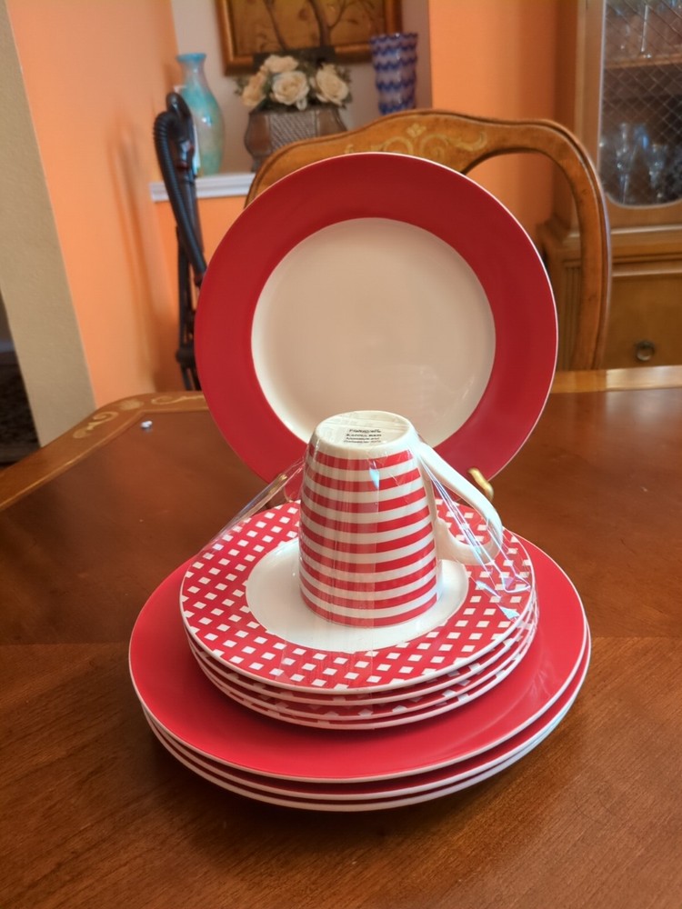 Pfaltzgraff Kenna Red 9 Piece Porcelain Dinnerware Set