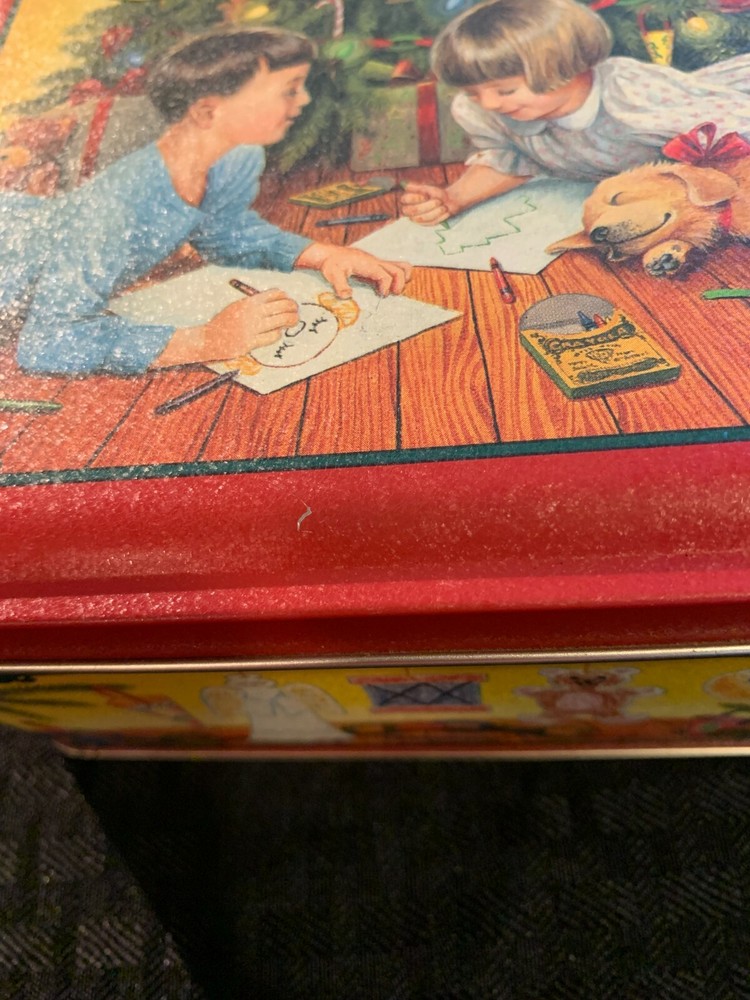 Crayola holiday crayon tin 1992 EMPTY 6 x 3 Excellent Condition