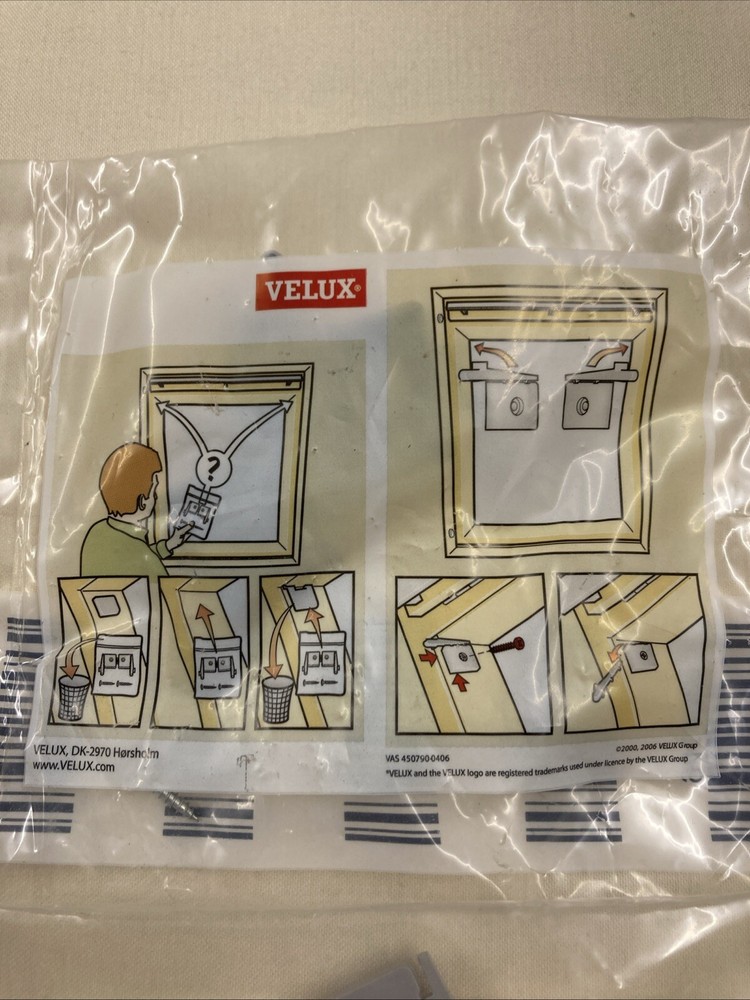 Genuine VELUX Blind Mounting Brackets (Code - ZOZ 230)