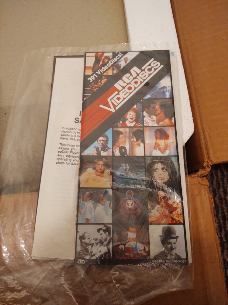 RCA Selectavision STJ 090 CED VideoDisc Player CIB NEW