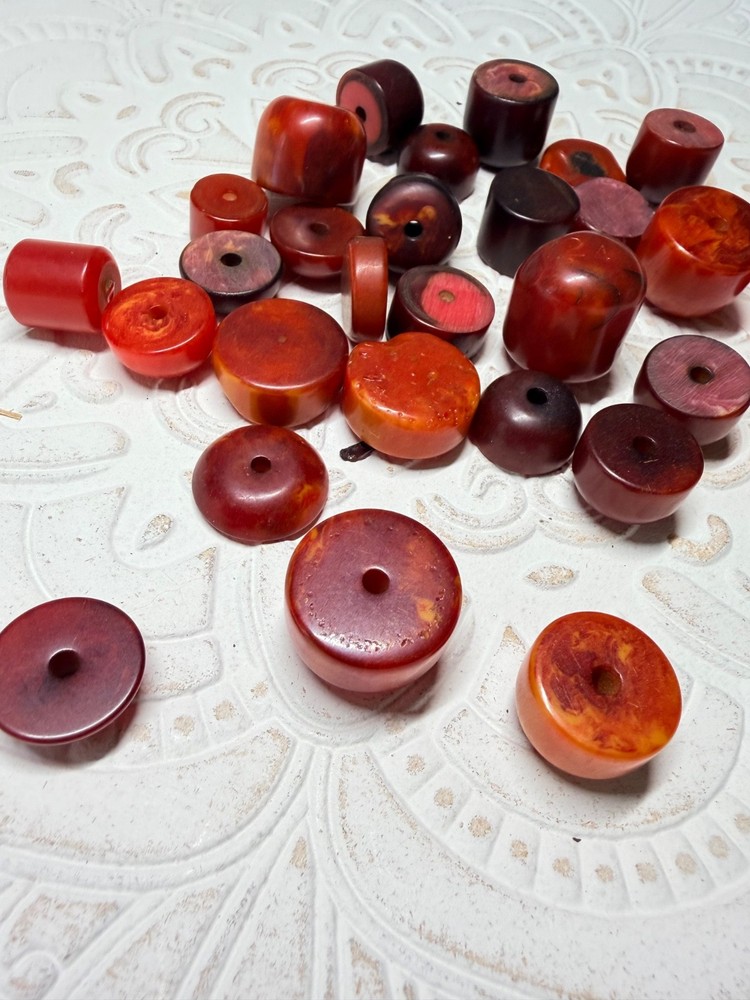 157 Grams Antique Bakelite\Catalin Single Pieces Rods In Different Sizes.