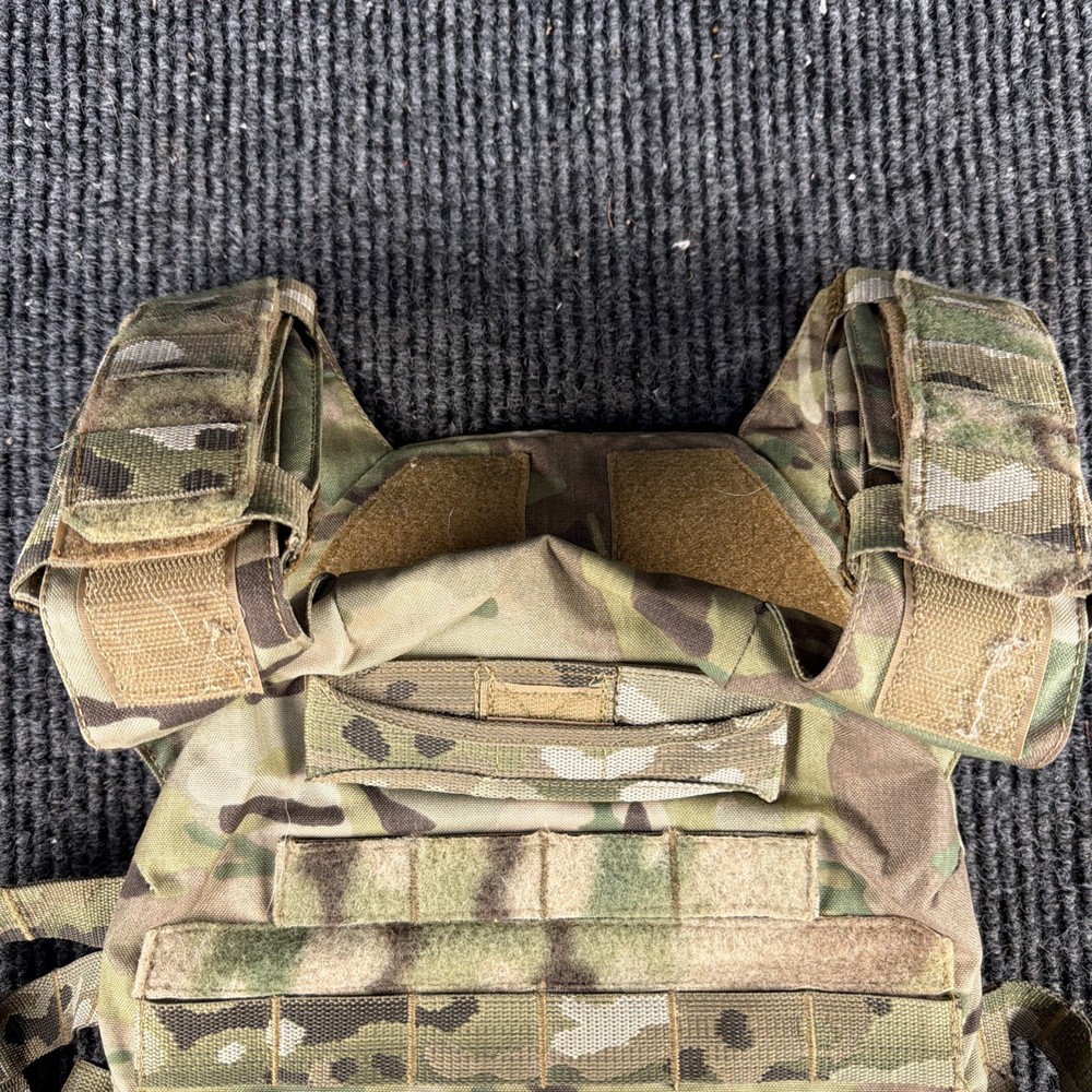 Multicam Blackhawk Plate Carrier Camo Vest Size Medium