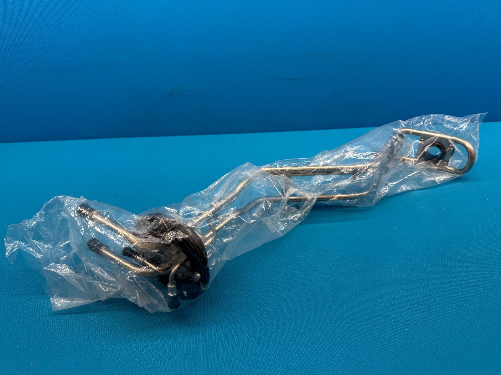 Paccar 21260AA DEF Coolant Loop Tank Level Sensor Sending Unit 350604WMA