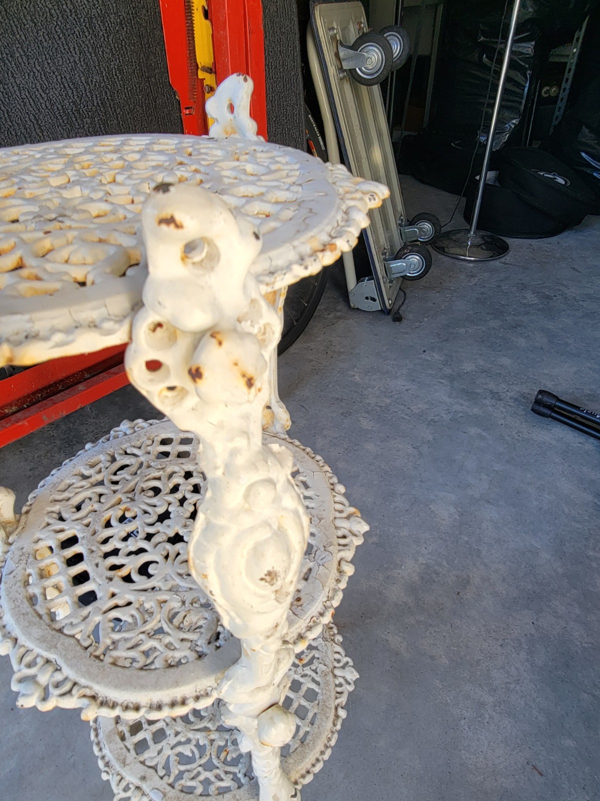 Victorian Style Cast Iron 3-Tier Plant Stand Shelf White