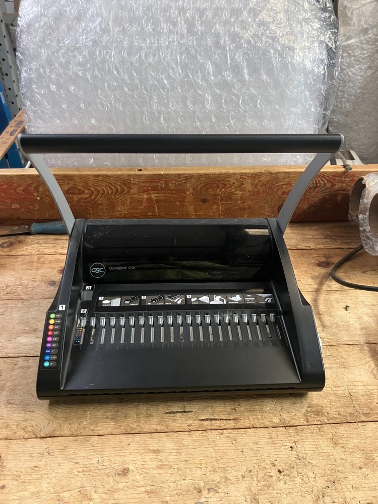 GBC Combbind C12 Punch and Binding machine