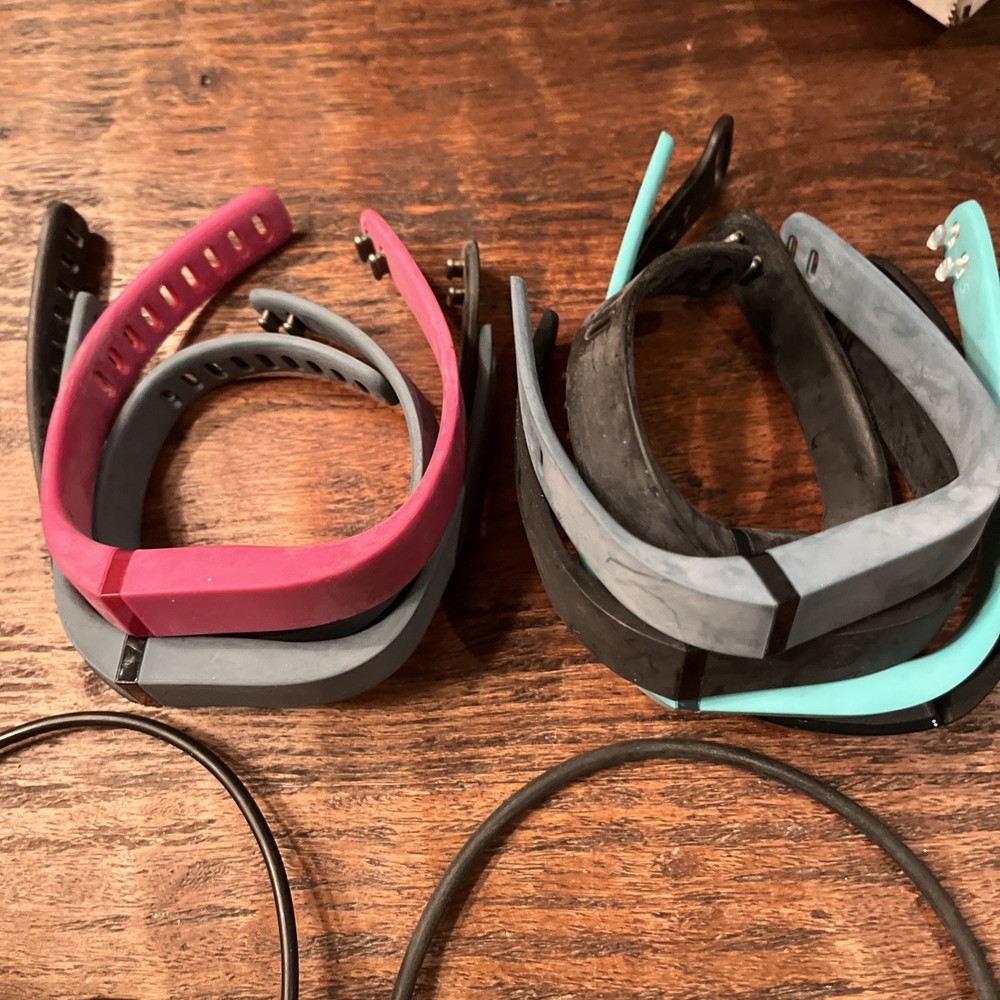 BUNDLE..Fitbit Flex Original tracker, OEM Bands , chargers