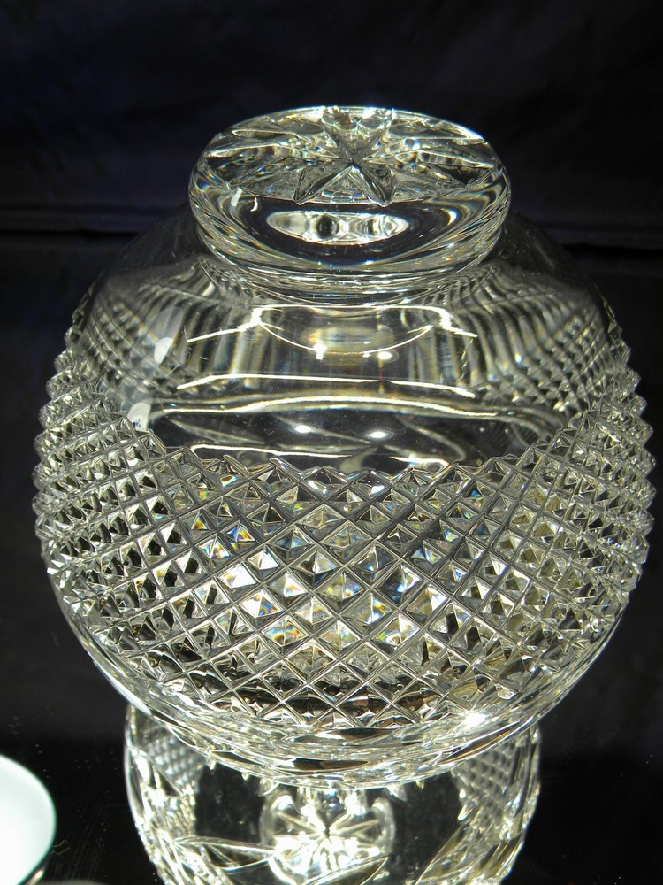 BEAUTIFUL CRYSTAL BALL VASE