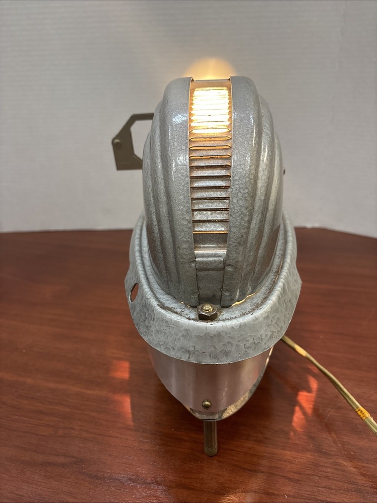 VUAID Projector Turns On Untested ***For Parts Only