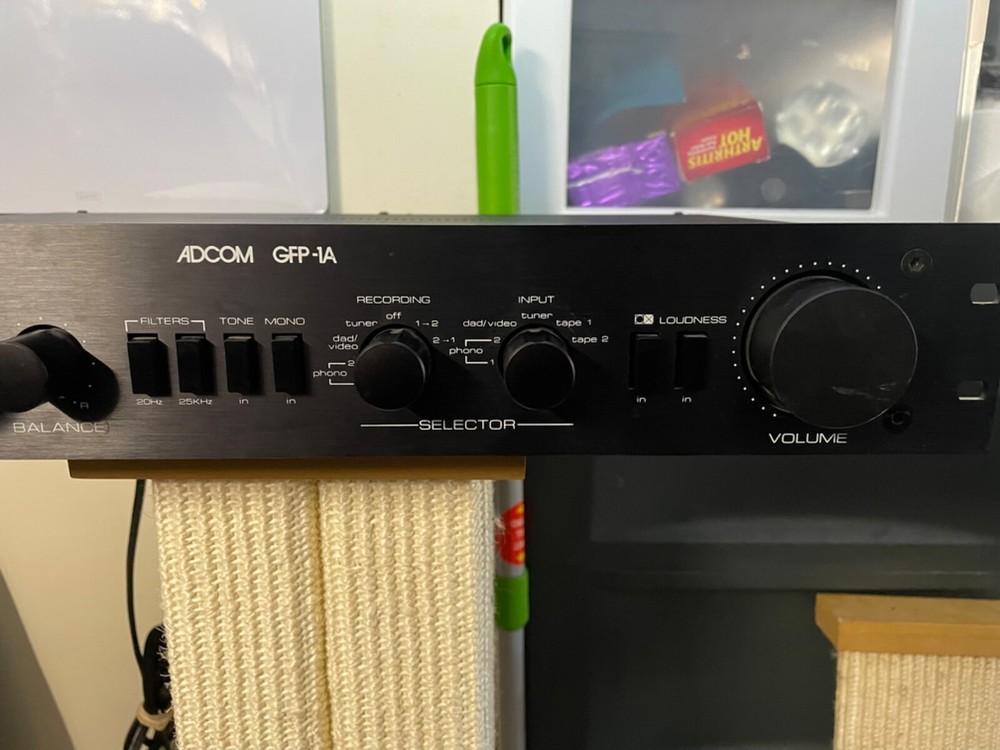 ADCOM GFP-1A STEREO PREAMPLIFIER