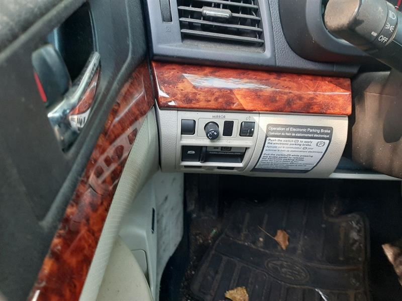 LEGACY 2010 High Mounted Stop Light 843704