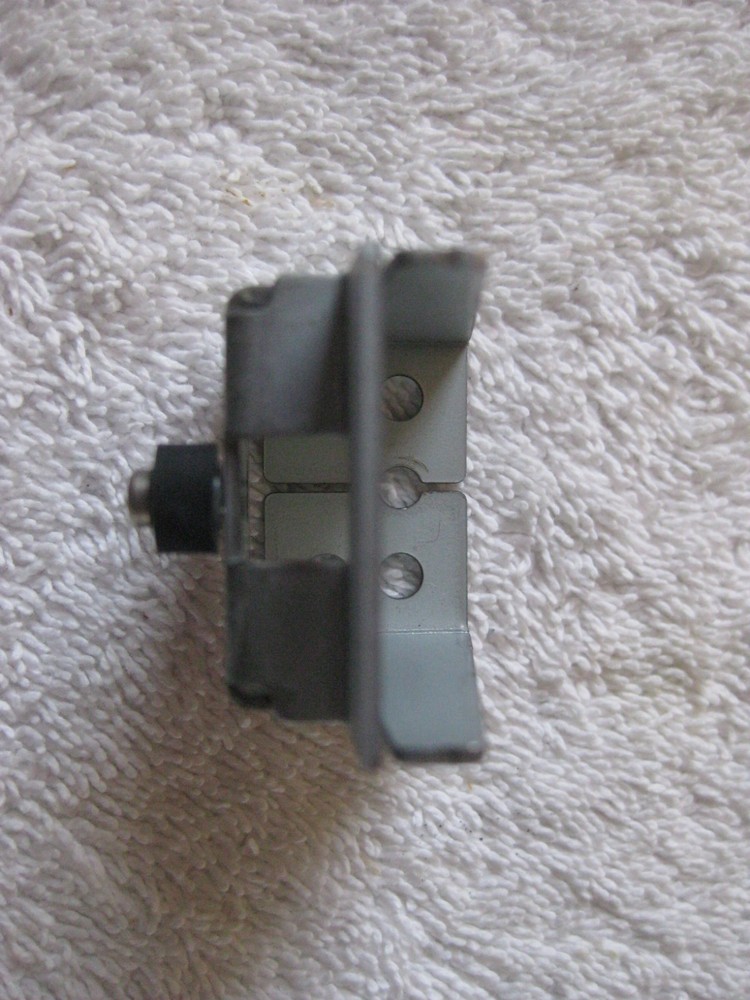 CAROUSEL TABLE SUPPORT BRACKET FOR A SONY CDP-CX270 CD CHANGER OEM PART