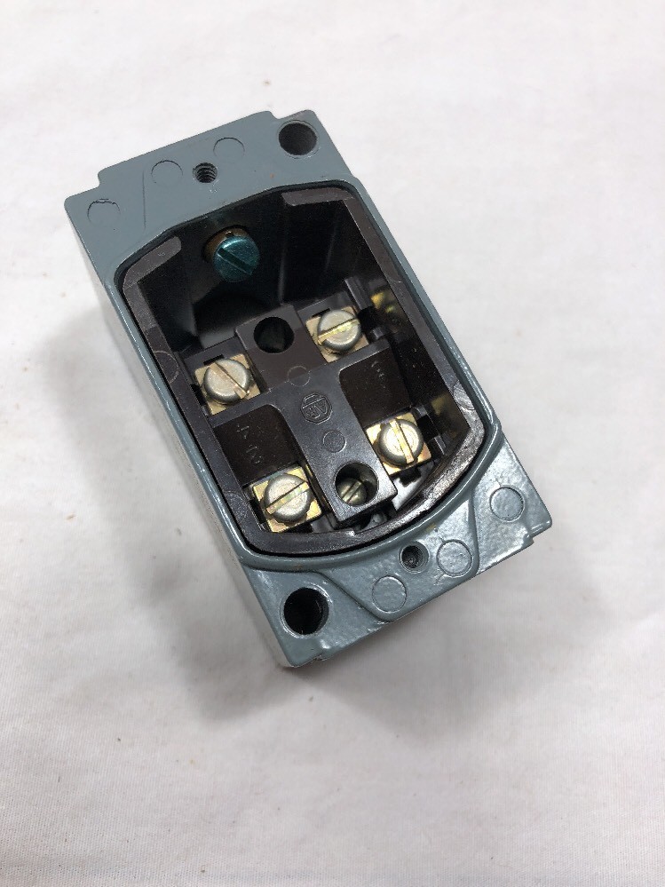 Allen Bradley 802T-HUW1 Oiltight Limit Switch
