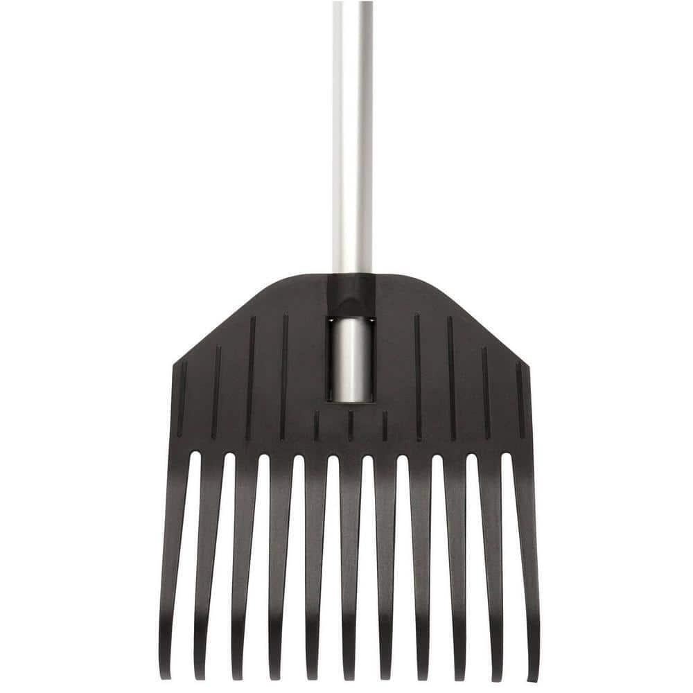 Fiskars Lightweight 8" Shrub Rake, Easily Clean Between Shrubs, Fences & More