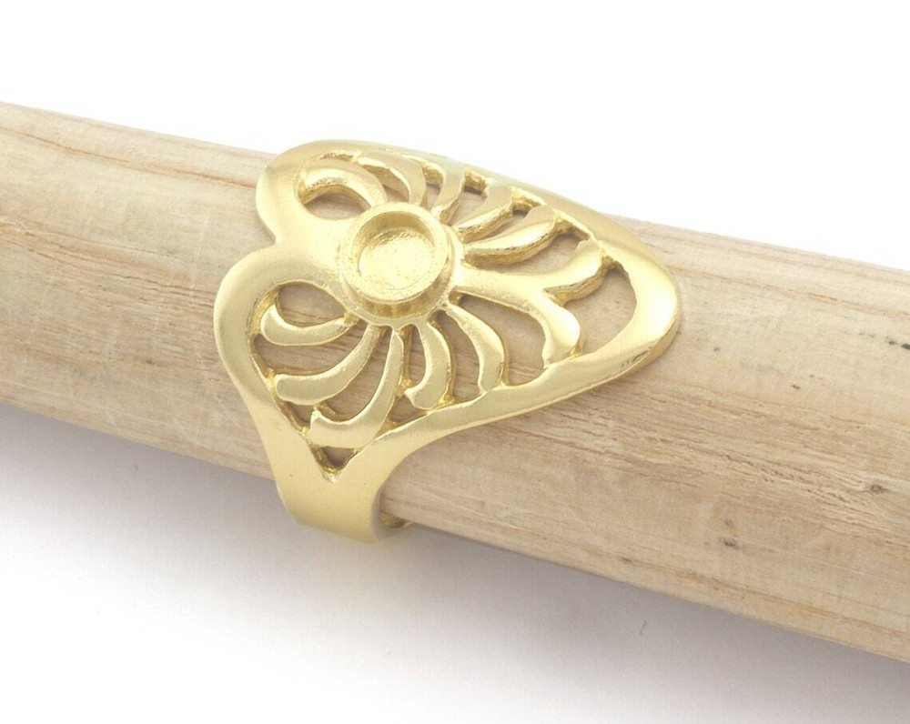 Heart Ring Adjustable Ring Bezel Raw Brass 4 mm Round Setting 7-9us size 4775
