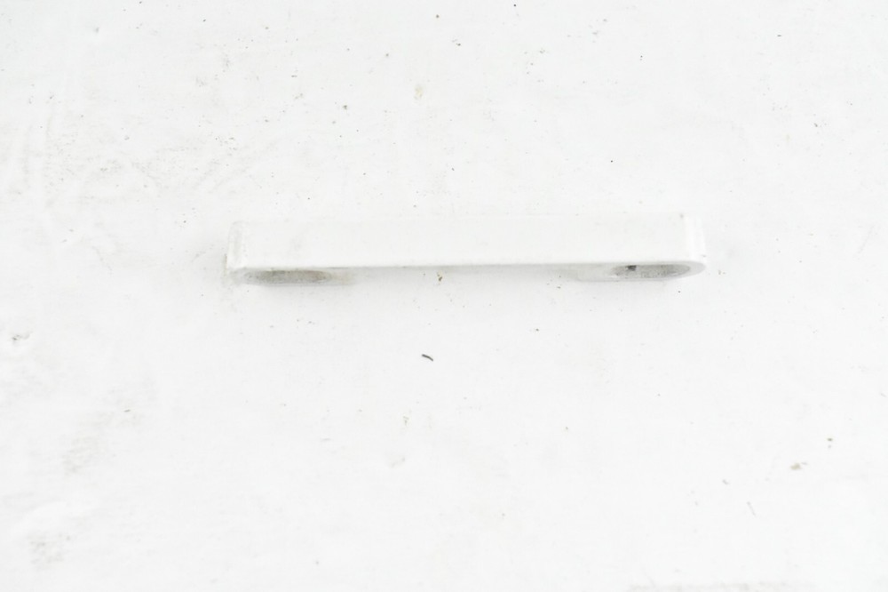 Left And Right Wing Vinyl Window Latch Set White