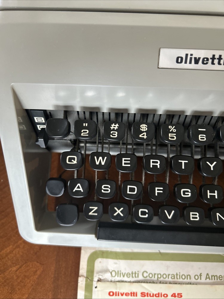 Olivetti Studio 45 Manual Typewriter with Case Made In Spain Tested Working