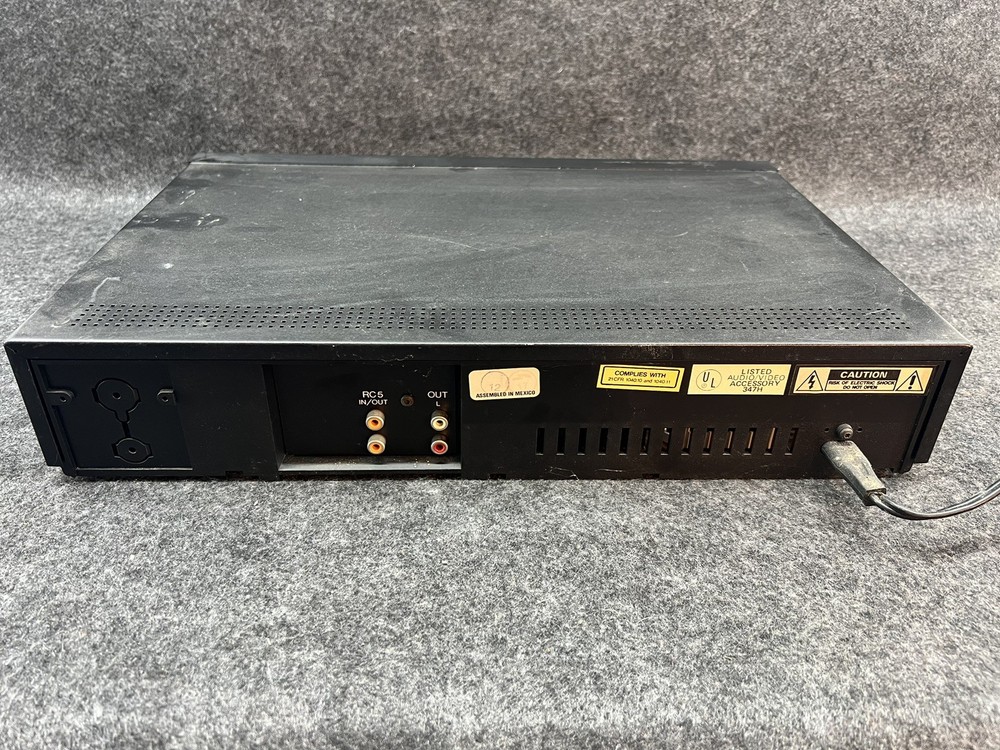 MAGNAVOX CDB-482 Compact Disc CD Player - Tested Powers On