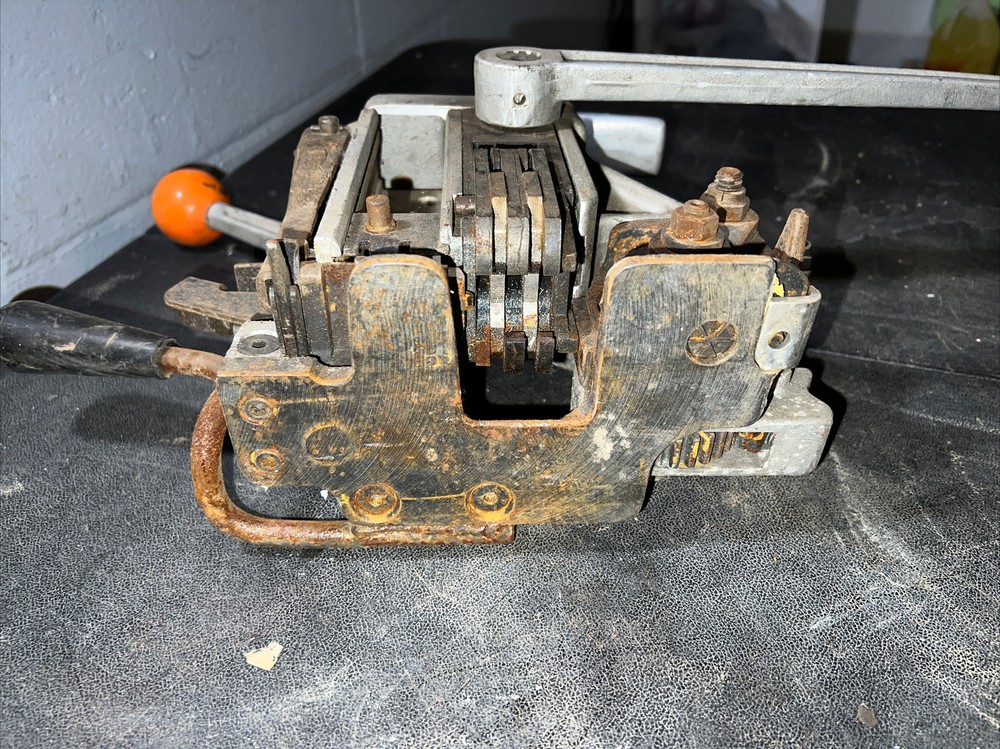 US Steel Supply Strapping Machine Model 657