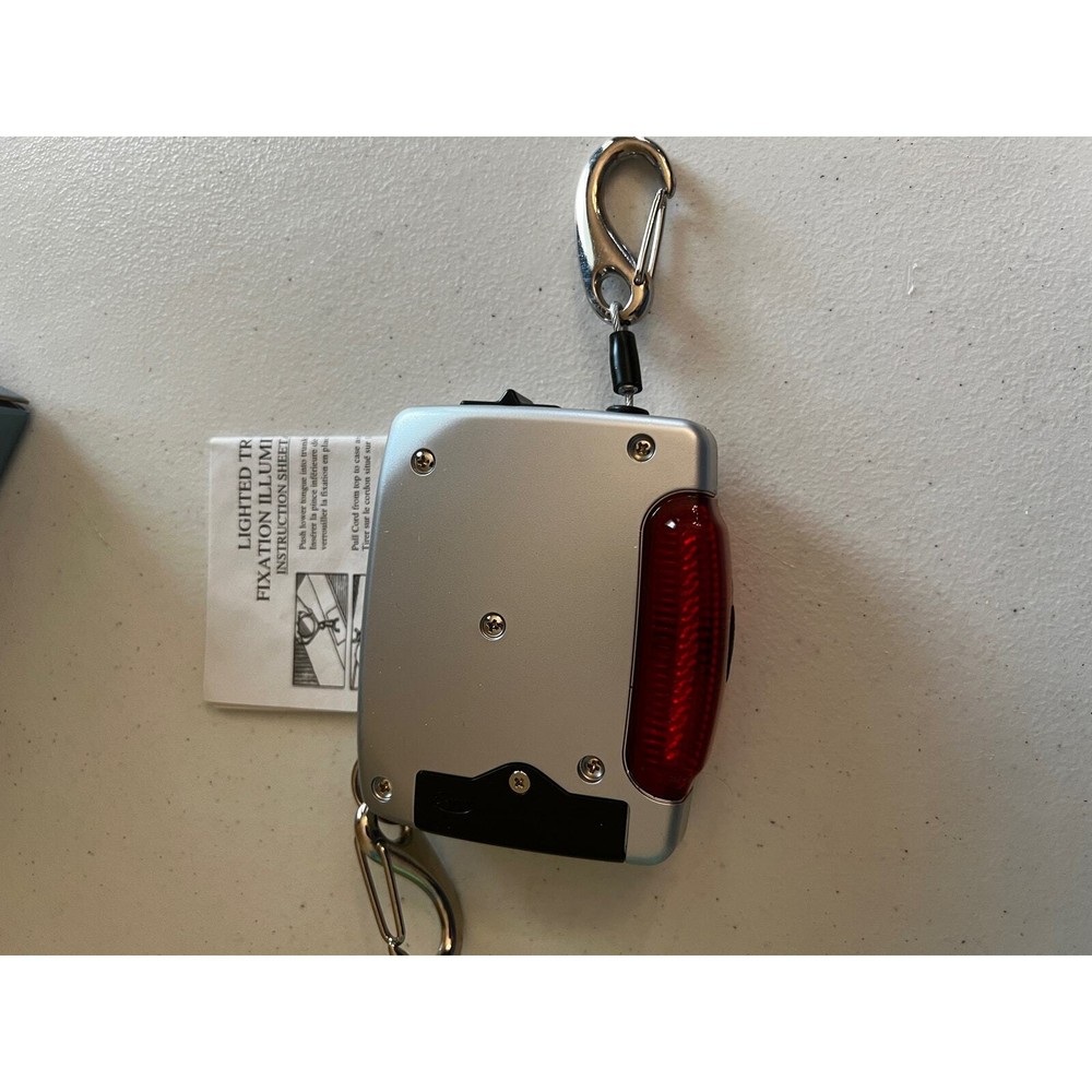 Ventage Avon Lighted Trunk Extender With Emergency Flash