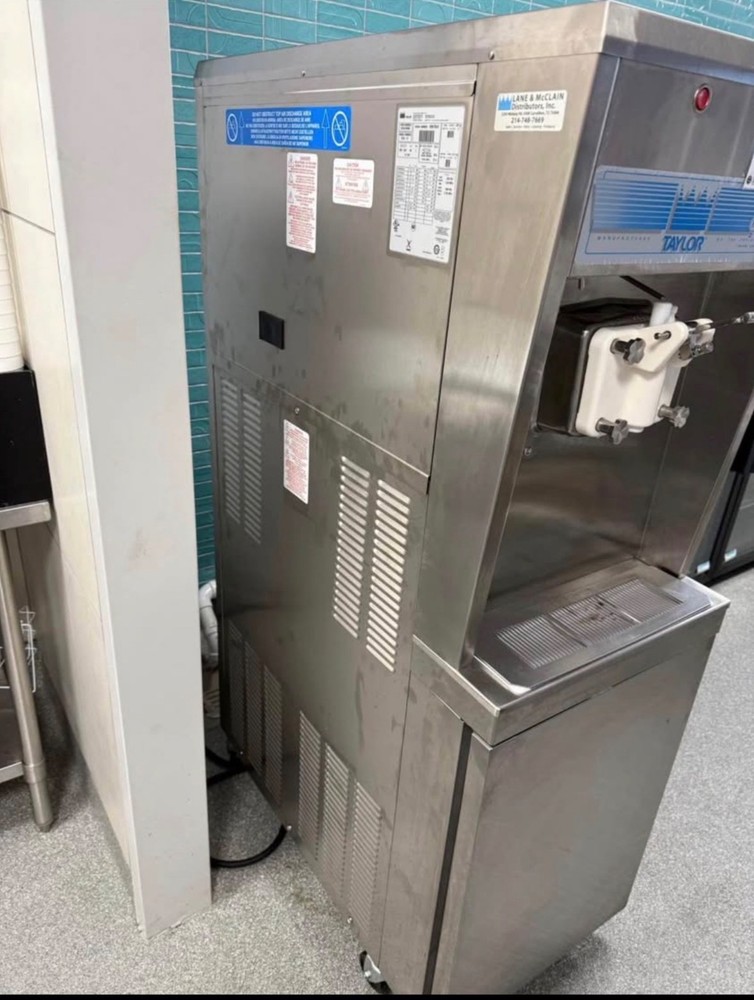 Taylor 8752 soft serve machine