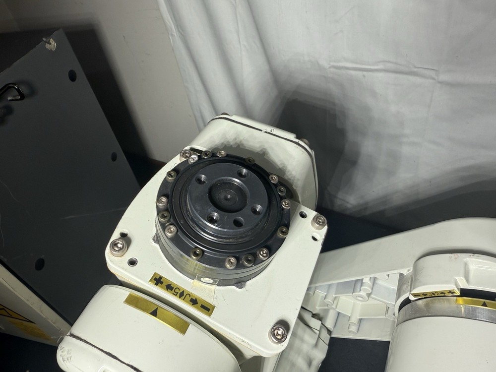 Fanuc LR Mate 200IB 5C With J3IB Mate Controller Untested