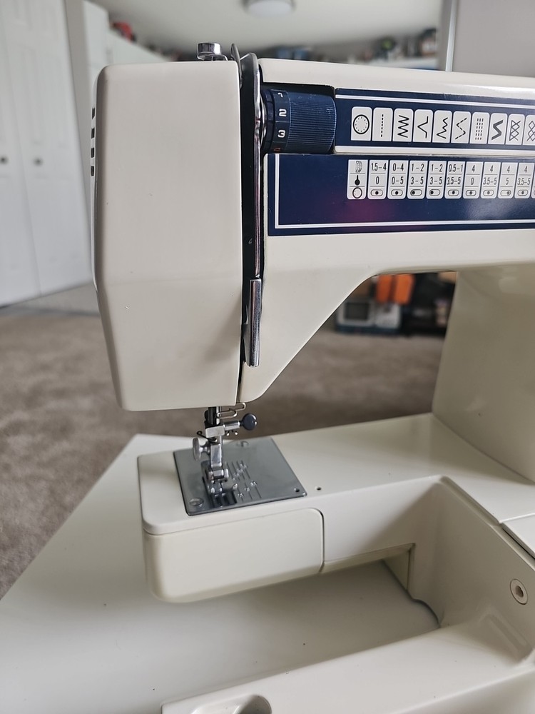 Elgin Sewing Machine Model 999F Deluxe ZigZag Tested Works