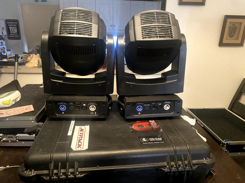 ADJ FOCUS SPOT Z4 & A ADJ FOCUS SPOT 200Z