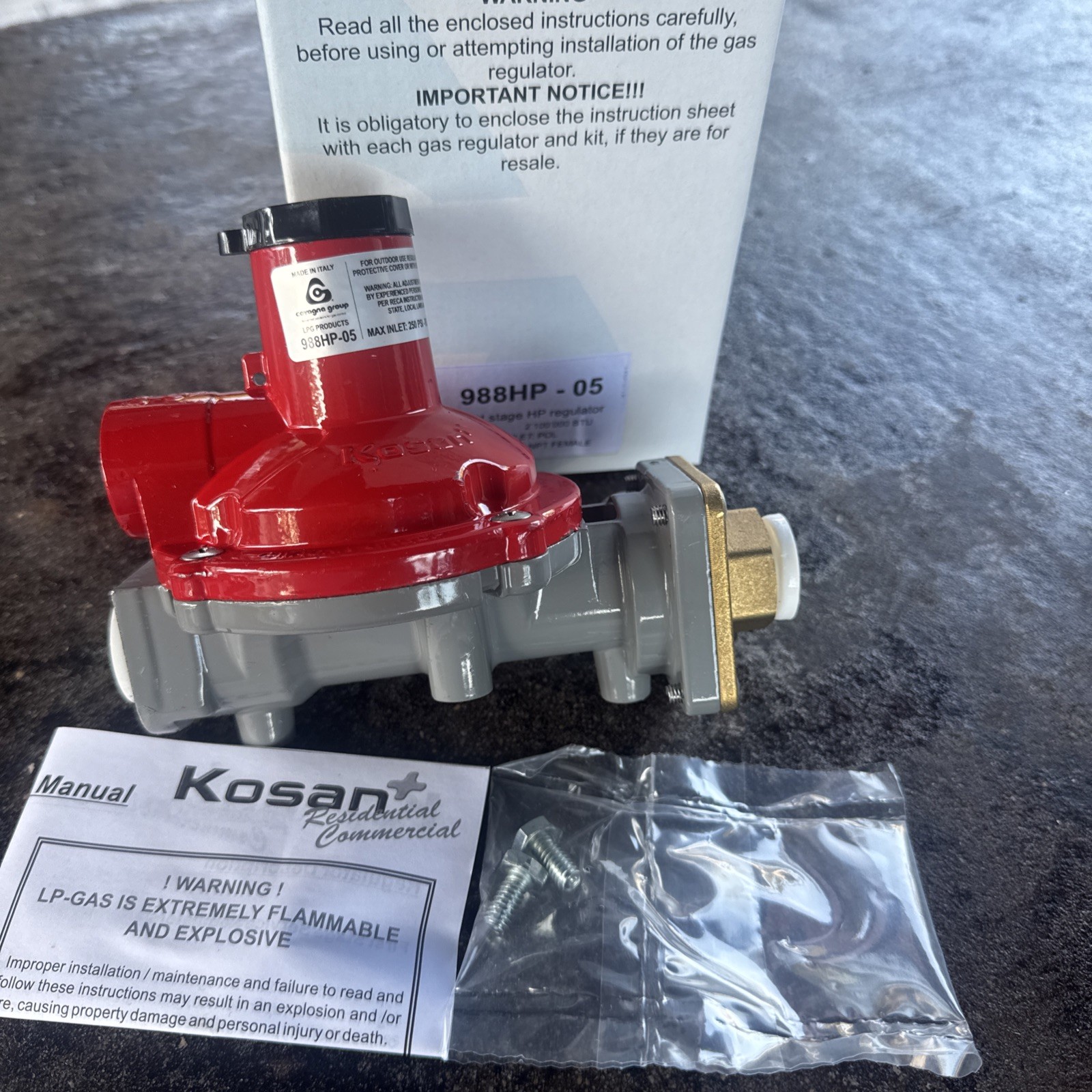 Cavagna Kosan 988HP-05 1st Stage Propane Regulator Outlet 1/2" NPT Inlet POL