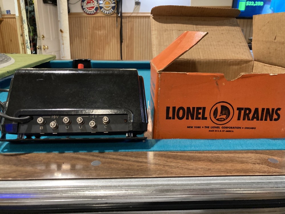 LIONEL TRAINMASTER SW TRANSFORMER WITH BOX