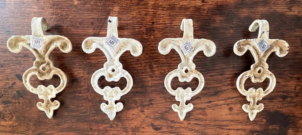 4 Vintage Solid Brass Shabby Chic / Rustic Farmhouse Fleur de Lis Wall Hooks