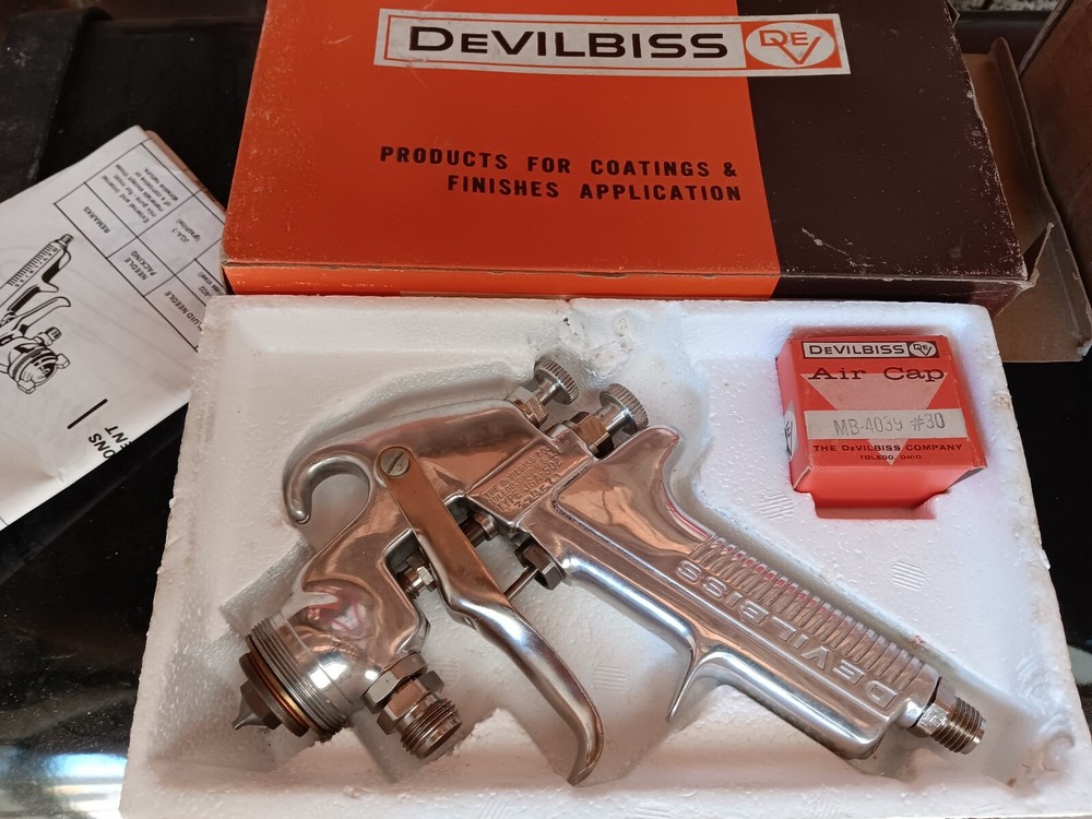 DeVilbiss- JGA 502 Paint spray gun 80 binks