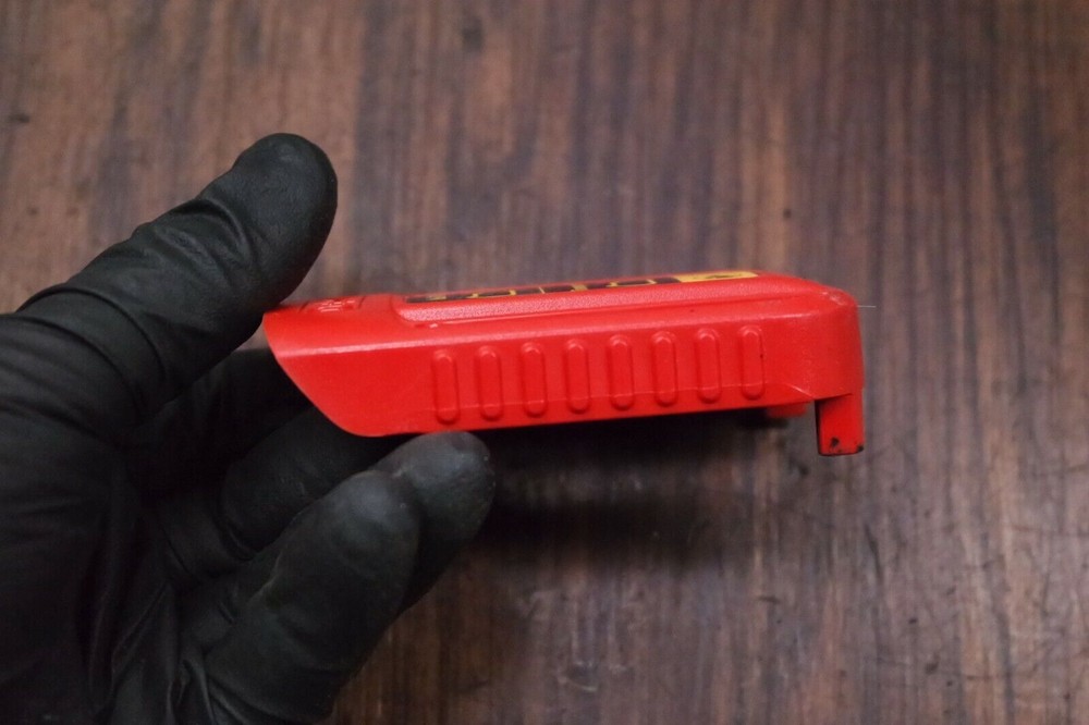 DEWALT PLASTIC BATTERY SAFETY GUARD COVER