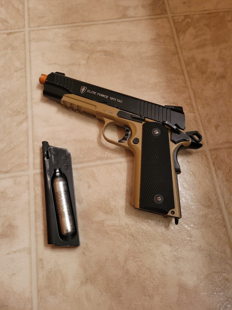 Airsoft elite force 1911