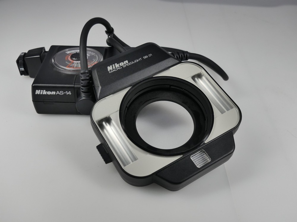 GENUINE NIKON AS-14 CONTROLLER & SB-21 MACRO SPEEDLIGHT AND DIFFUSER 2403