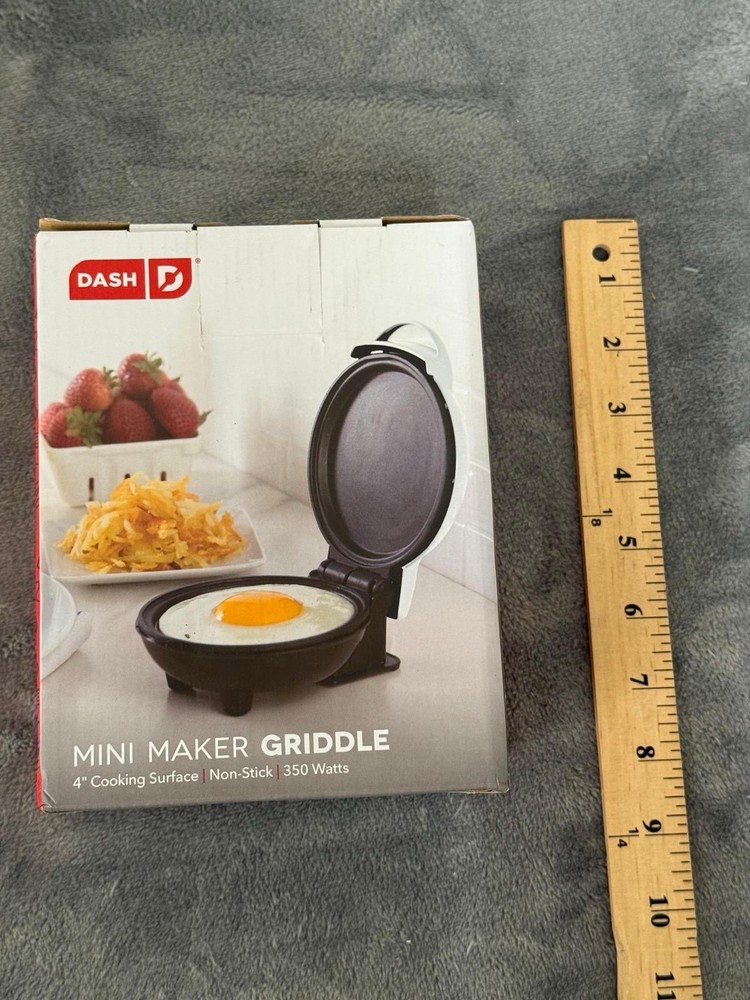 NIB Dash Mini Maker Griddle, 4” cooking surface, Make Pancakes, Cookies & Eggs